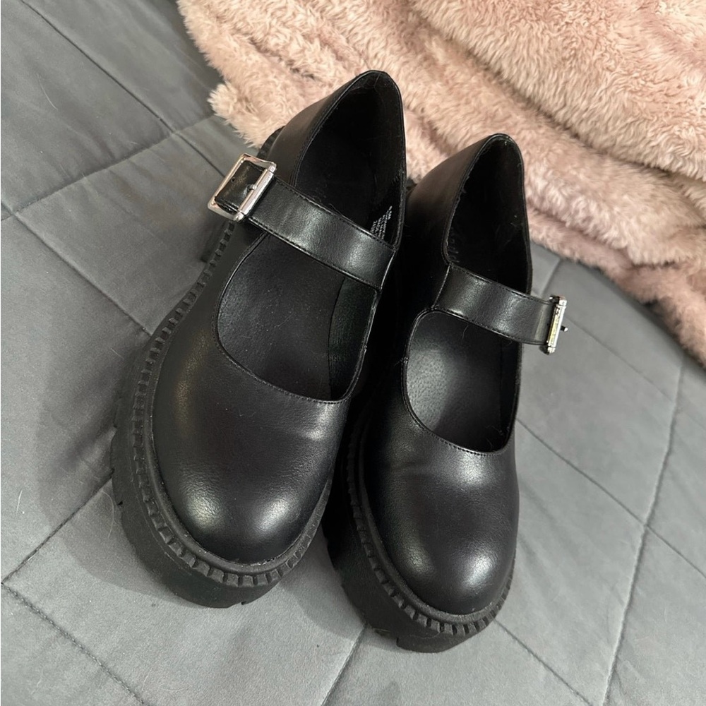 Madden girl shoes size 6.5